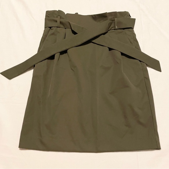 H&M Women's High Rise Skirt Size 6 - Picture 1 of 14